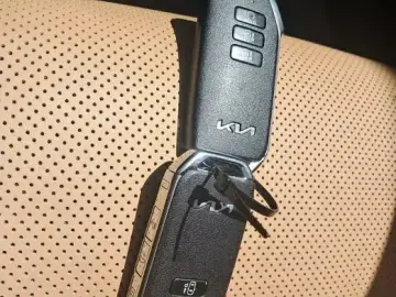 2024 Kia EV6 с пробегом 56 123 км