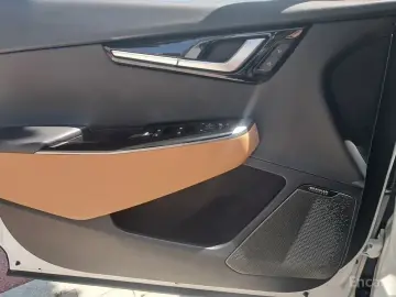 2024 Kia EV6 с пробегом 56 123 км