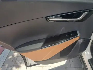 2024 Kia EV6 с пробегом 56 123 км