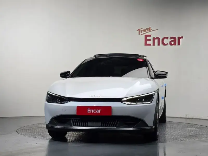 2022 Kia EV6 с пробегом 70 200 км