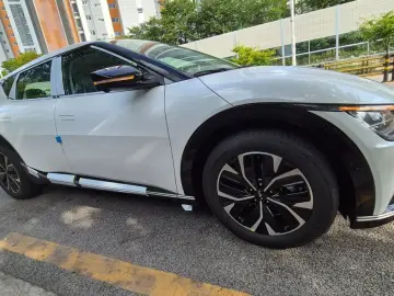 2022 Kia EV6 с пробегом 90 км