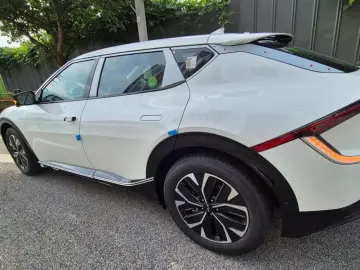 2022 Kia EV6 с пробегом 90 км