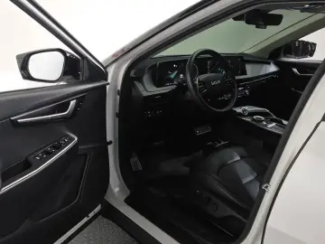 2022 Kia EV6 с пробегом 70 200 км