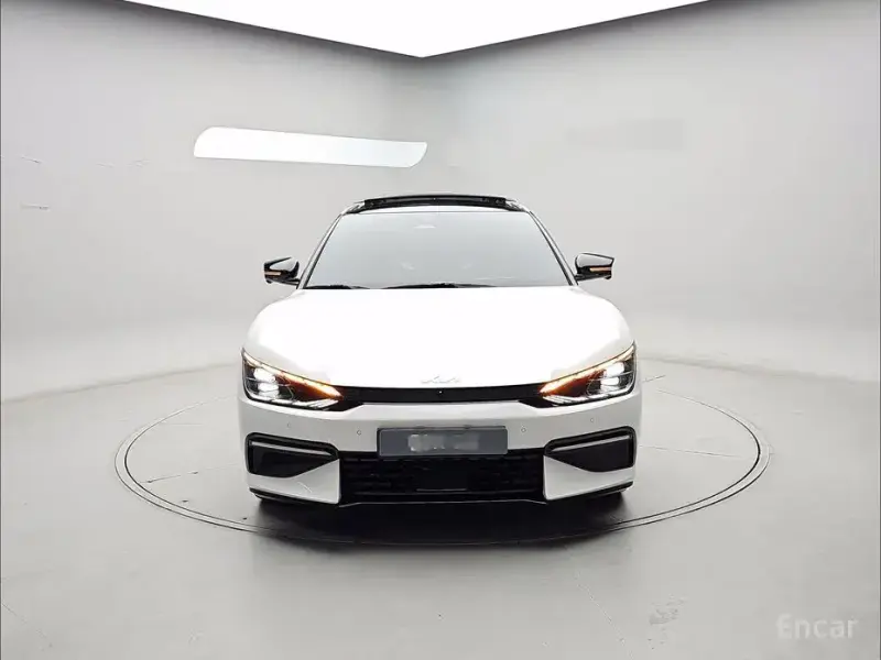 2022 Kia EV6 с пробегом 39 847 км