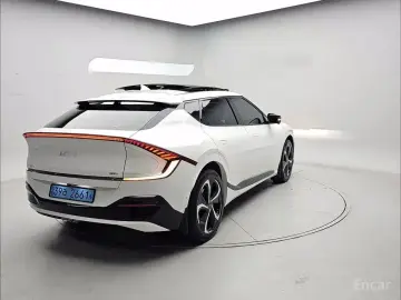 2022 Kia EV6 с пробегом 39 847 км