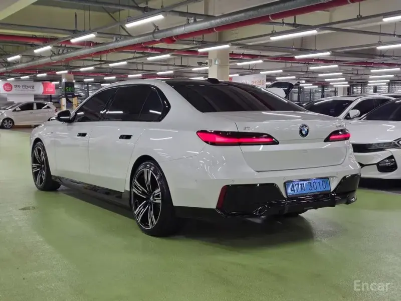 2023 BMW i7 с пробегом 94 239 км
