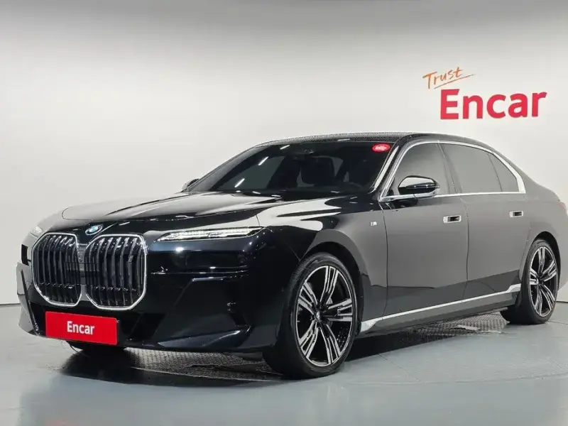 2023 BMW i7 с пробегом 50 761 км
