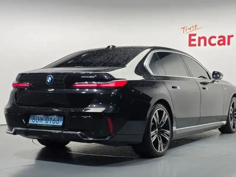 2023 BMW i7 с пробегом 50 761 км