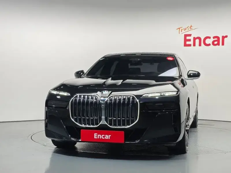 2023 BMW i7 с пробегом 50 761 км