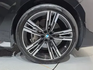 2023 BMW i7 с пробегом 50 761 км