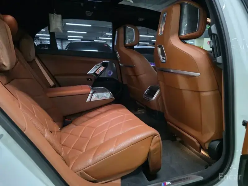 2023 BMW i7 с пробегом 94 239 км
