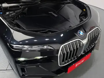 2023 BMW i7 с пробегом 50 761 км