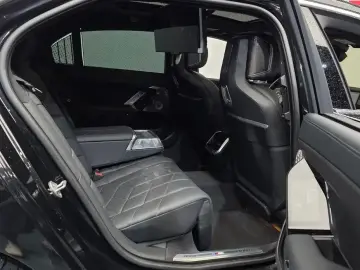 2023 BMW i7 с пробегом 50 761 км