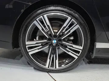 2023 BMW i7 с пробегом 50 761 км