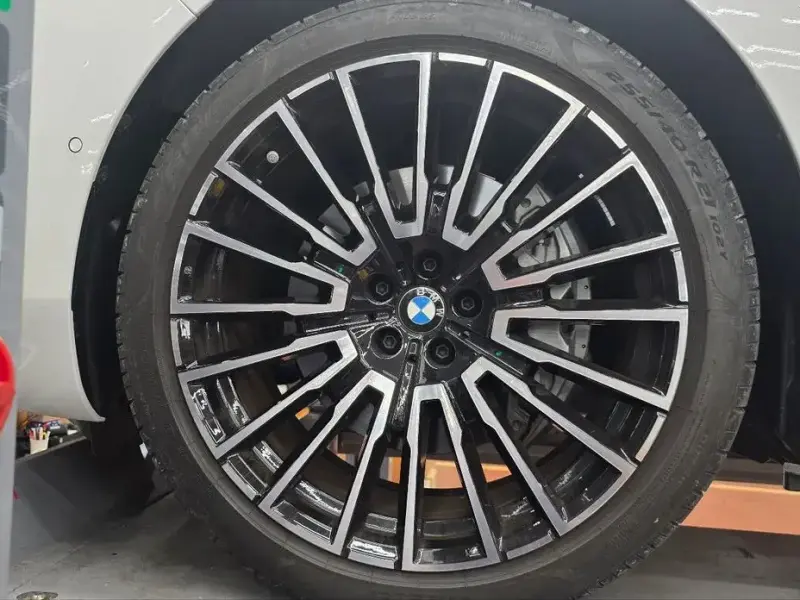 2026 BMW i7 с пробегом 1 900 км