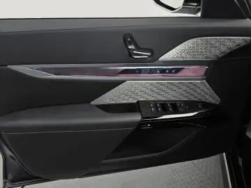 2023 BMW i7 с пробегом 50 761 км