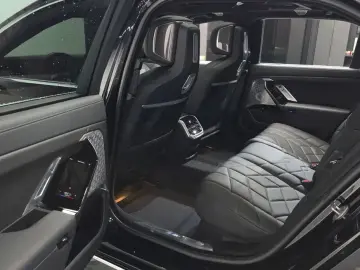 2023 BMW i7 с пробегом 50 761 км
