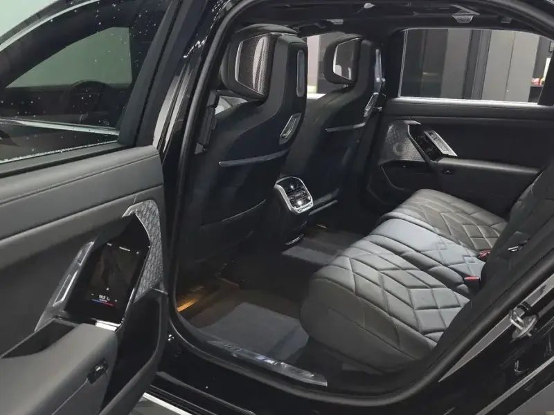2023 BMW i7 с пробегом 50 761 км