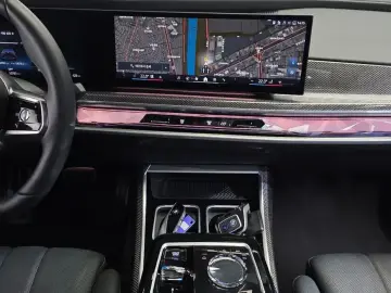 2023 BMW i7 с пробегом 50 761 км