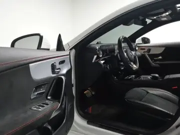 2022 Mercedes-Benz CLA с пробегом 48 168 км