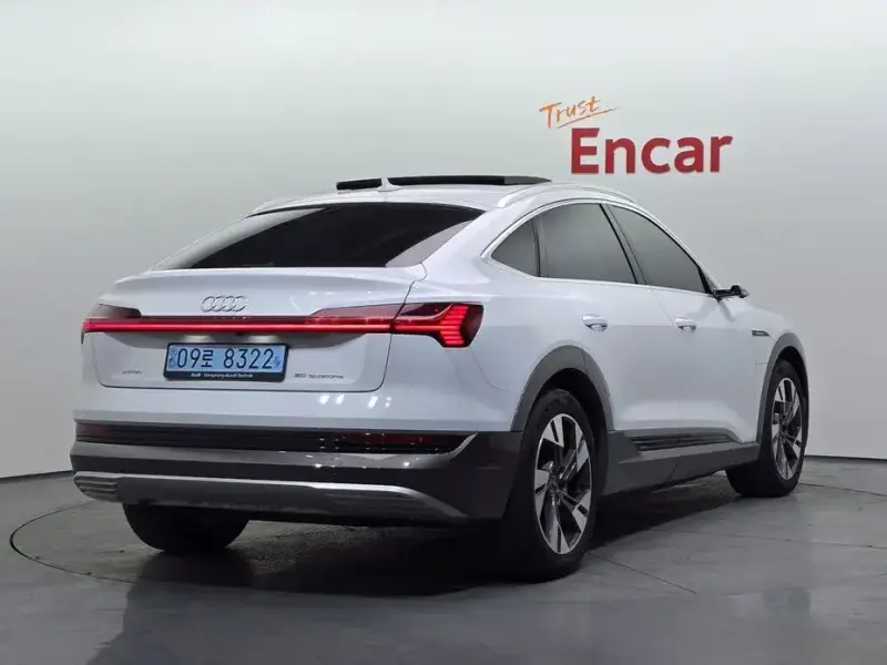 2021 Audi e-tron с пробегом 47 000 км