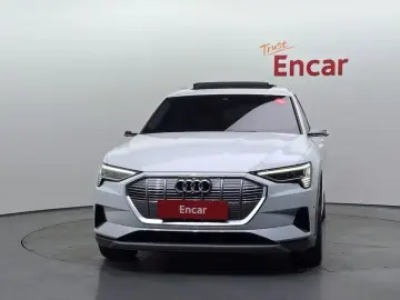 2021 Audi e-tron с пробегом 47 000 км