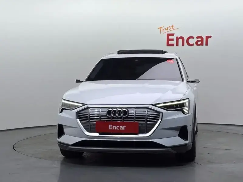 2021 Audi e-tron с пробегом 47 000 км