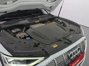 2021 Audi e-tron с пробегом 47 000 км