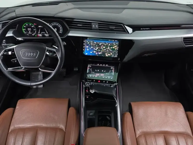 2021 Audi e-tron с пробегом 59 386 км
