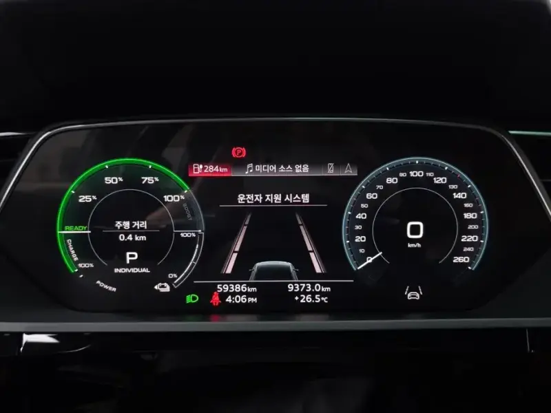 2021 Audi e-tron с пробегом 59 386 км