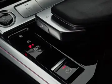 2021 Audi e-tron с пробегом 59 386 км