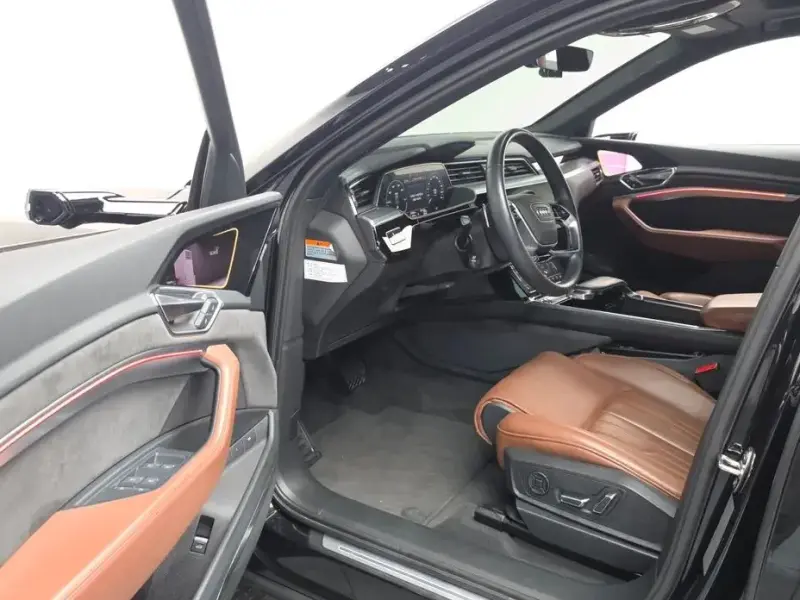 2021 Audi e-tron с пробегом 59 386 км
