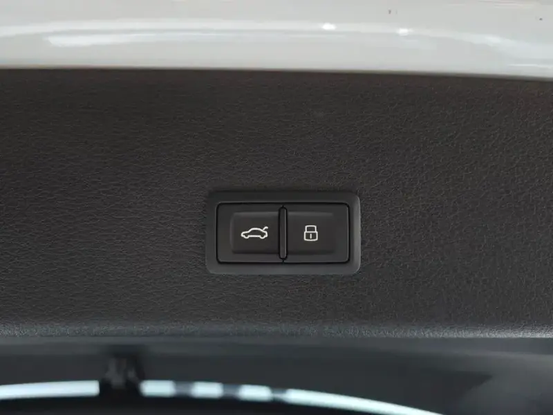2021 Audi e-tron с пробегом 47 000 км