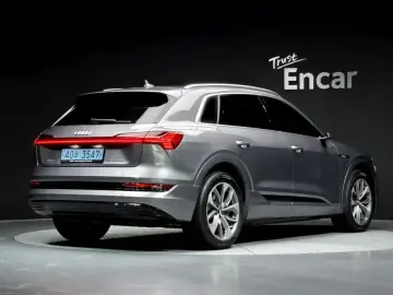 2020 Audi e-tron с пробегом 60 180 км