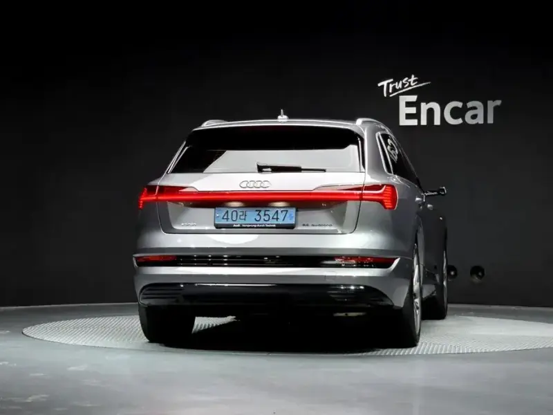 2020 Audi e-tron с пробегом 60 180 км