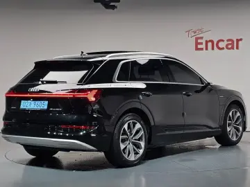 2021 Audi e-tron с пробегом 47 320 км