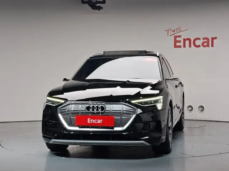 2021 Audi e-tron с пробегом 47 320 км