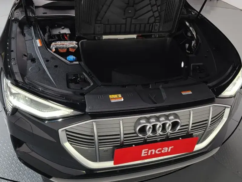 2021 Audi e-tron с пробегом 47 320 км