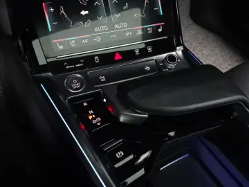 2020 Audi e-tron с пробегом 60 180 км