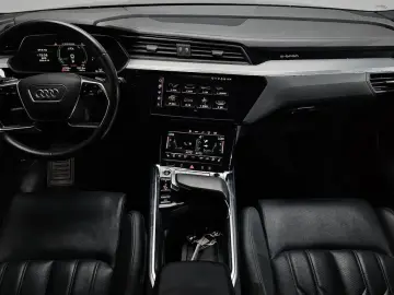 2021 Audi e-tron с пробегом 47 320 км