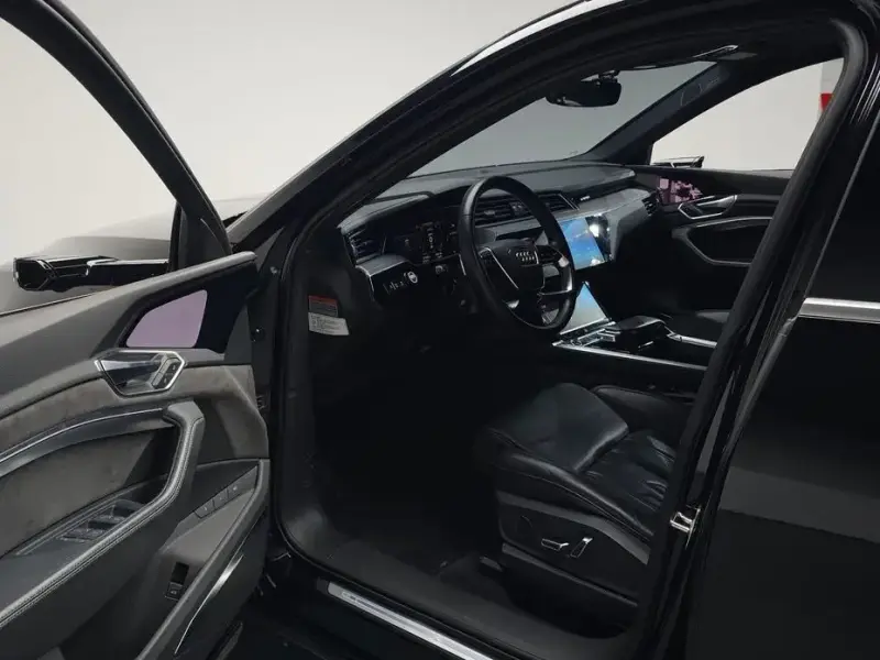 2021 Audi e-tron с пробегом 47 320 км