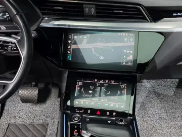 2020 Audi e-tron с пробегом 60 180 км