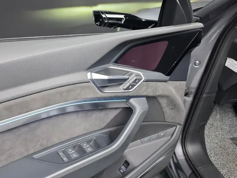 2020 Audi e-tron с пробегом 60 180 км