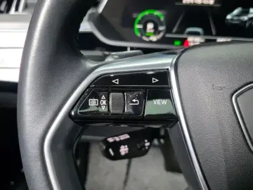 2020 Audi e-tron с пробегом 60 180 км