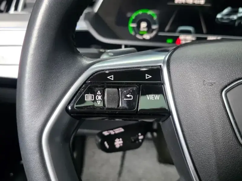 2020 Audi e-tron с пробегом 60 180 км