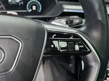 2020 Audi e-tron с пробегом 60 180 км