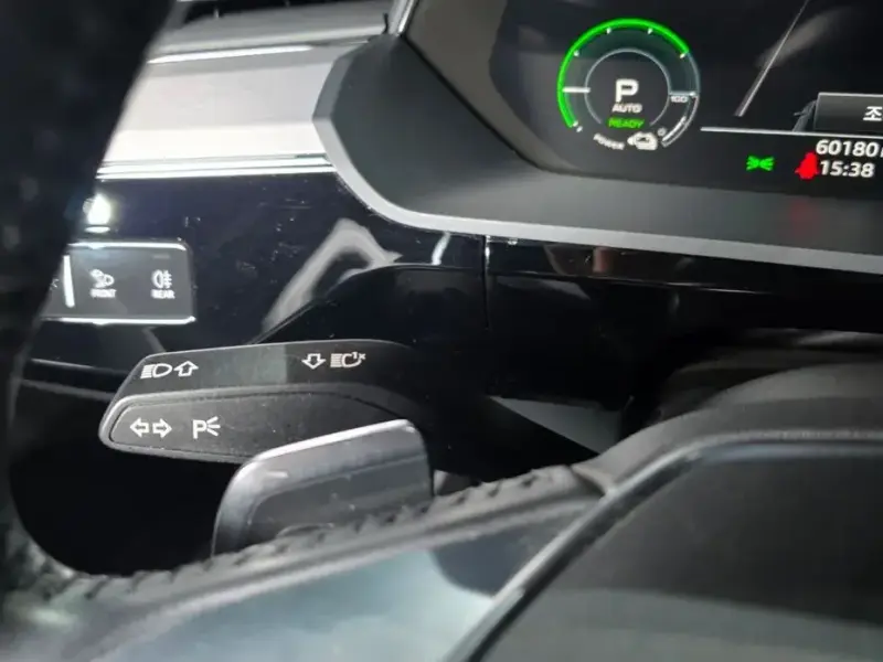 2020 Audi e-tron с пробегом 60 180 км