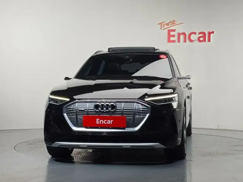 2022 Audi e-tron с пробегом 51 473 км