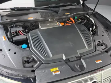 2022 Audi e-tron с пробегом 51 473 км