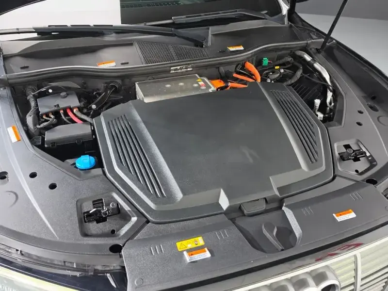 2022 Audi e-tron с пробегом 51 473 км